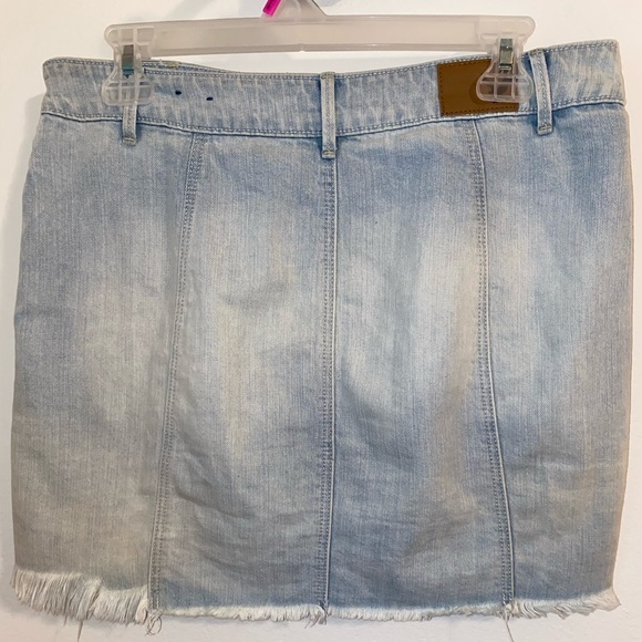 American Eagle Denim Skirt - Picture 2 of 2